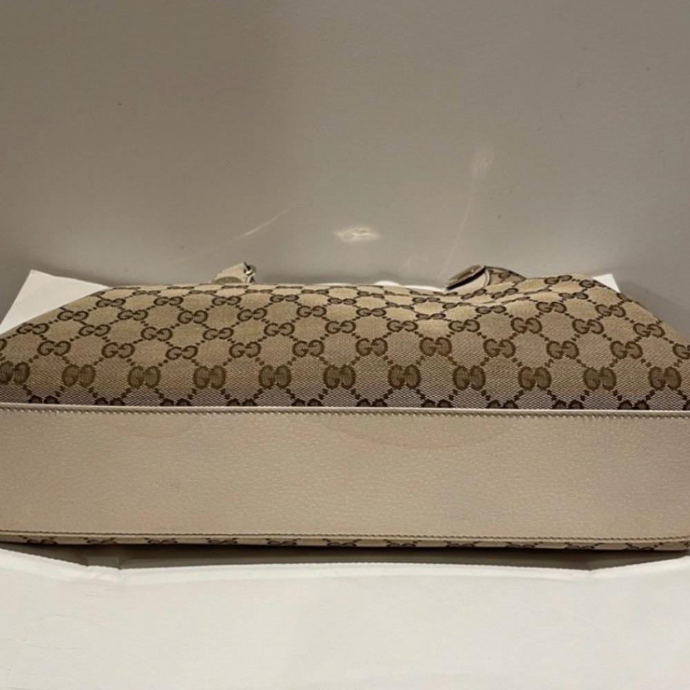 Gucci GG Canvas Leather White Charmy Medium Shoulder Bag - Picture 5 of 9